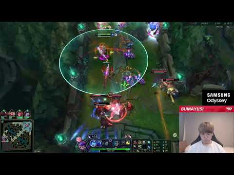 T1 gumayusi playing 200 years of smashing buttons