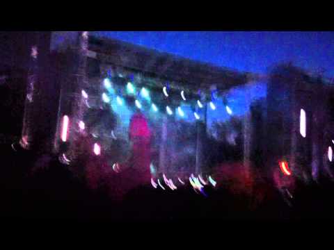 EDC NYC 2013: Steve Angello drops Swedish House Mafia & Knife Party- Antidote and Dyro- Grid