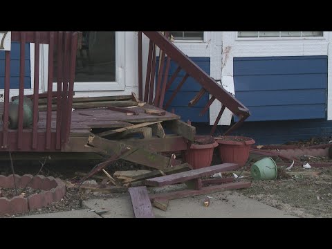 Des Moines street turns into demolition derby after OWI crash