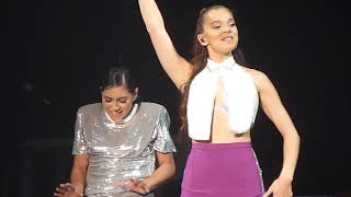 Download lagu Hailee Steinfeld - Let Me Go (2018 Voicenotes Tour w/ Charlie Puth - Boston, MA) mp3