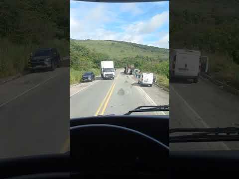 acidente na br116 próximo a ponto dos volante mg #estrada #noticias #caminhao