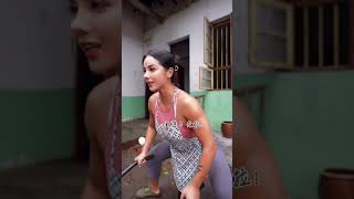 Đã xinh lại còn hay giúp đỡ người khác