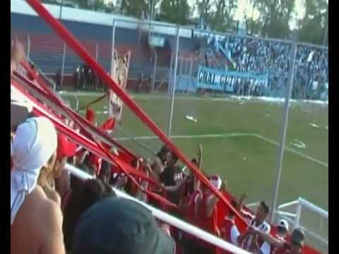 "Gutierres 0-1 San Martin â™«â™ª Somos los pibes los que vamos a todos lados â™ªâ™«" Barra: Los Leones del Este &bull; Club: San Martín de Mendoza