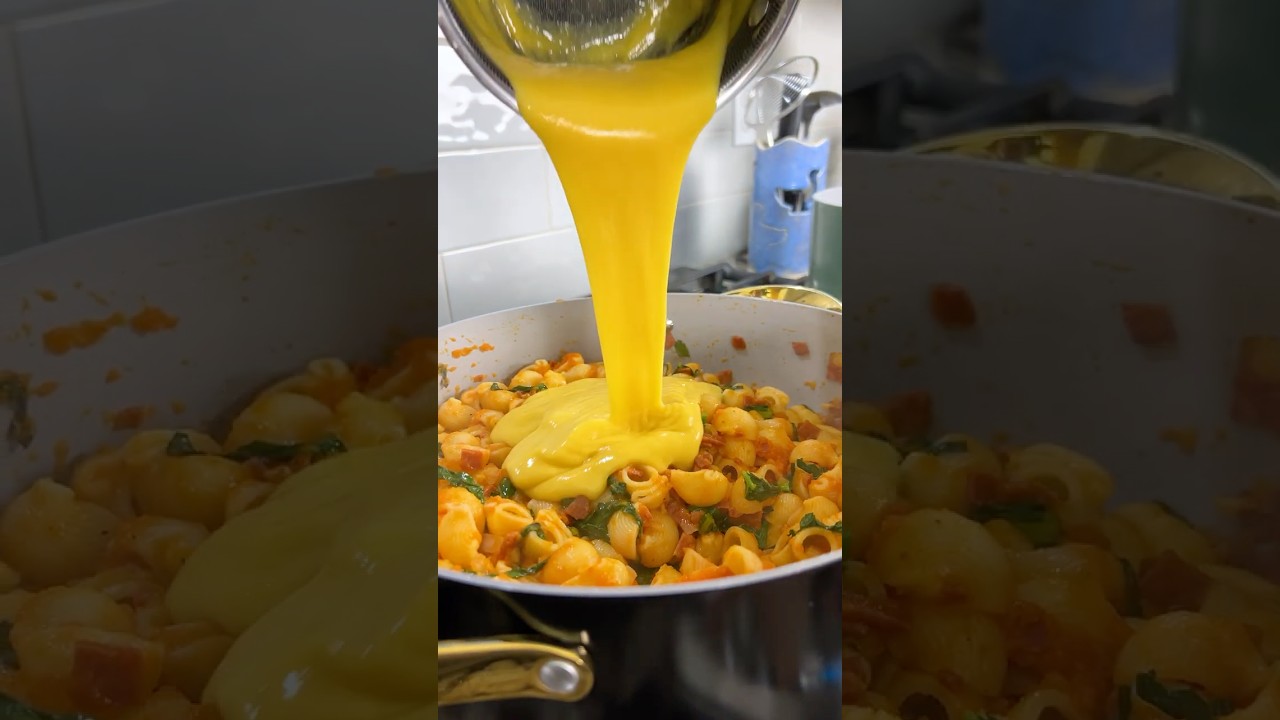 this is the BEST pumpkin mac and cheese! #recipe #fall #pumpkin