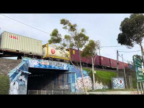 Pacific National NR44 NR69 4SM2 train Tottenham