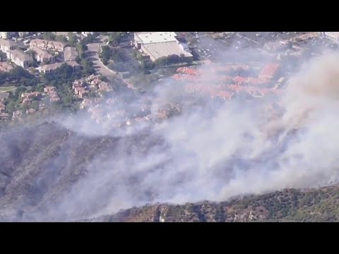 Fire threatens homes in Stevenson Ranch