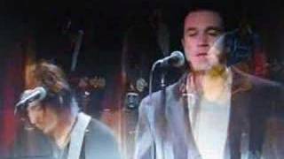 Shannon Noll &quot;Everybody Needs A Little Help&quot; (live)