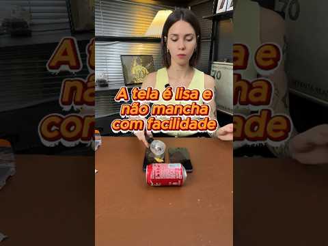 A tela é lisa e não mancha Texto com facilidade