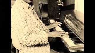 Sunnyland Slim-She Ain't Nowhere