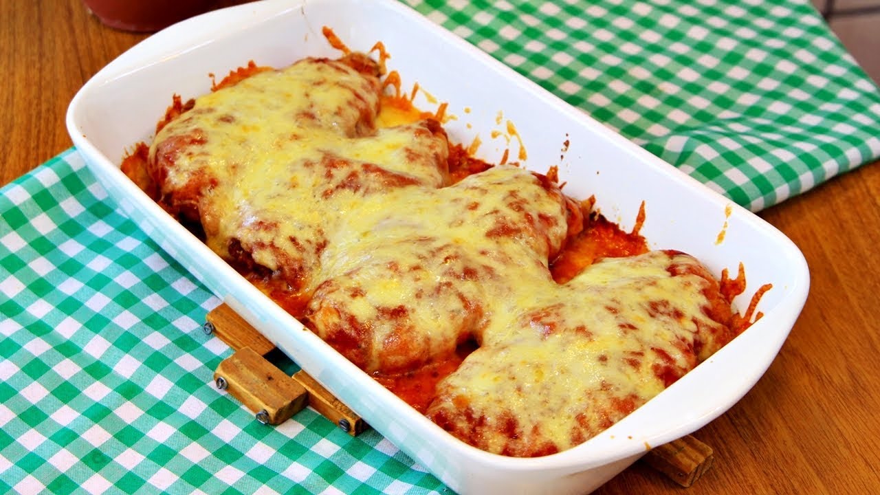 FILÉ DE FRANGO À PARMEGIANA SUPER FÁCIL E RÁPIDO