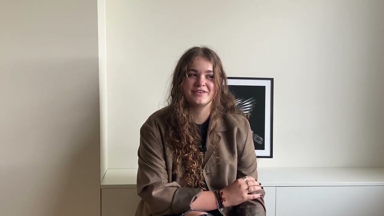 QuarantinArt Ieva Daugialaitė about totebag painting