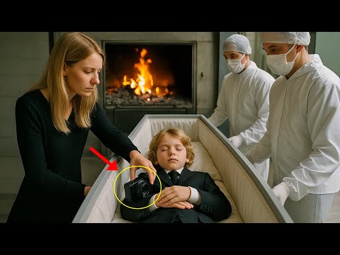 En la CREMACIÓN de su hijo de 9 años, madre ESCONDE cámara en el ataúd y GRABA algo moviéndose.