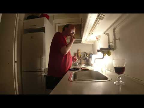 MongoTV_9902 - Min Aftensmad - 4 Skiver Ristet SVENSK Luksus TOASTBRØD Med KYLLING BACONSALAT