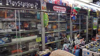 Let's Look At Random Items In My Video Game Collection