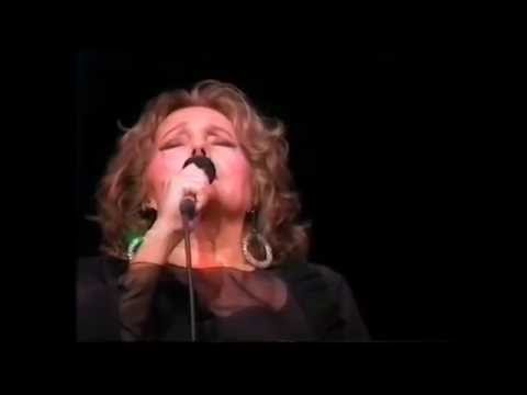 Amália Rodrigues live "Rosa de Fogo"- Live at Opera de Vichy, France