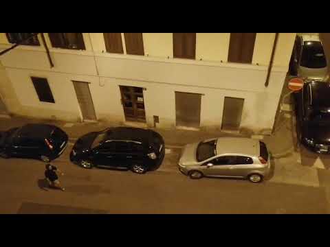 Qualchedun tira ovi - Remake