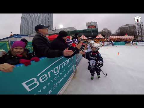 Eisbären Juniors Berlin Laufschule - Showtraining Alexanderplatz