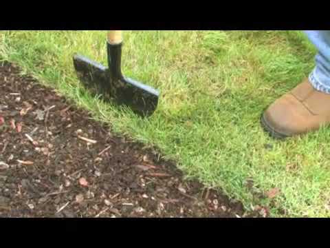 How to Use a Manual Lawn Edger