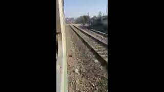 preview picture of video 'Pakistan Railway Karachi Express Arriving Bahawalpur Railway Station With ZCU-30'