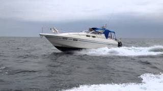preview picture of video 'Sealine 328 Sovereign having fun.'