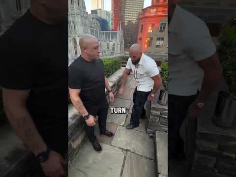 When Roberto Carlos Met Messi's Bodyguard 😳