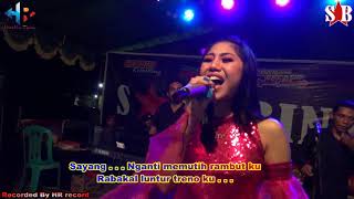 Download lagu salah satu rekan DA4 aulia ; sayang ecy - sang bintang mp3 Download lagu salah satu rekan DA4 aulia ; sayang ecy - sang bintang mp3