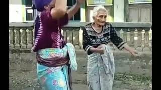 Download lagu video lucu nenek nenek joget,viral!!!! mp3 Download lagu video lucu nenek nenek joget,viral!!!! mp3