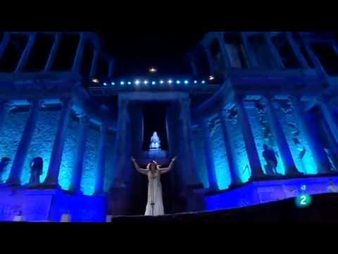 PILAR JURADO canta CASTA DIVA (Gala de los Premios Ceres 2012)
