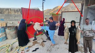 Download lagu Mirza Ali's extreme anger at Mahan for kicking Leila out of the house: Fishing trip mp3 Download lagu Mirza Ali's extreme anger at Mahan for kicking Leila out of the house: Fishing trip mp3