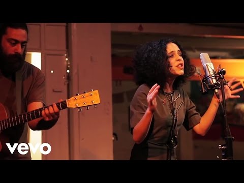 Yasemin Mori - Muşta