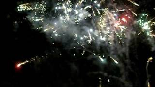 preview picture of video '1600 shots 3 mins..backyard firework grand finale 2010.avi'