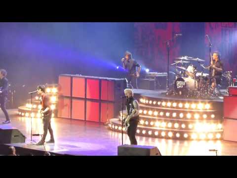 Green Day - She (live @ Mercedes Benz Arena Berlin 2017)