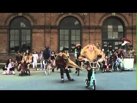 MACKLEMORE vs Samuel L Jackson