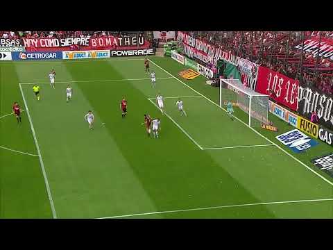 Isso não eh golaço isso eh pornografia. Tire as crianças da sala.