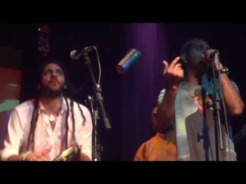 Guga Machado e Jair Oliveira. Tiro Onda