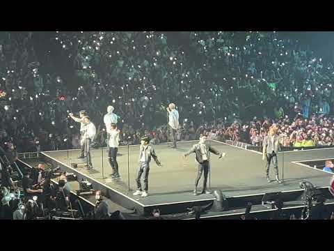 Stray Kids Maniac Tour in Anaheim- Lonely St.