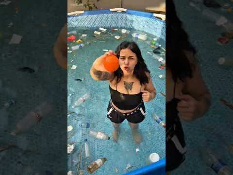Havuzun içine ne  düşürdü  #sorts #shortvideo #youtubeshorts #comedy