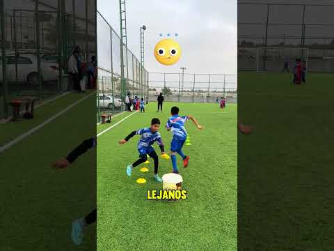 ¡El niño reescribió las reglas desde cero! 📜✏️