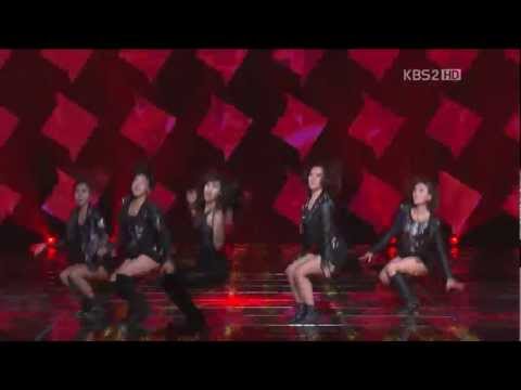 [21228 2012 가요대축제] - Suzy (miss A) vs Goo Hara (KARA) - Dance Battle