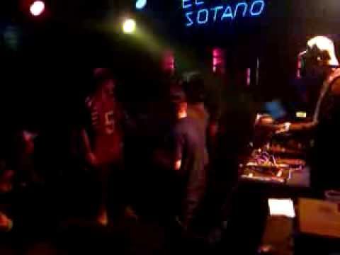 Apolo Coqee vs Denis Kevin Flow