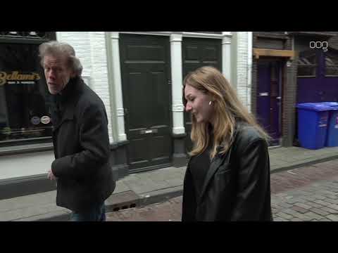 ”In dit pand werden vroeger altijd gummiartikelen verkocht”