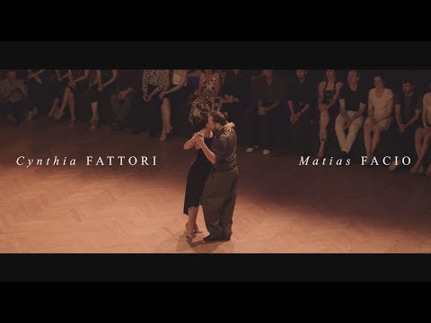  Cynthia Fattori  and  Matias Facio  are  dancing  to  the  tango  "  Quien lo habria de pensar  "  by  Aníbal Troilo  at  Festivalito Tango Primavera