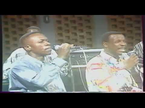 Dindo Yogo - Mokili echanger (live tele Zaire 1993)