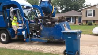 Republic services curotto can slamming eagle garbage truck