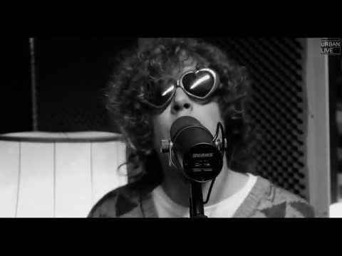 Scheuch wie Heu - Heb deine Faust