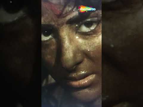 माँ बनकर देखो.. तुम्हारे भी पाँव डगमगा जायेंगे | Mother India #nargis #ytshorts #hdshorts