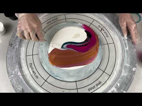 337. Sheleeart  Fluid Artist - Negative Space Swipe / Scoop and Drag