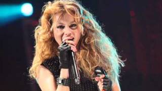 Escaleras de Arena Paulina Rubio