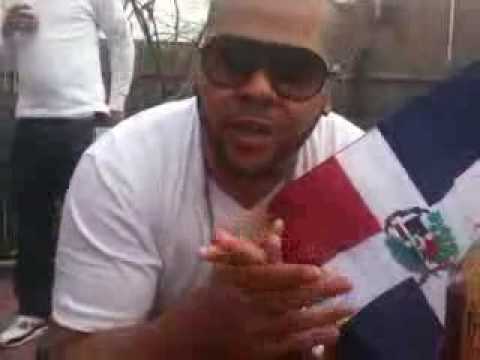 SI TU ERE DOMINICANO -LYON LA DIFERENCIA (DETRAS DE LA CAMARAS)