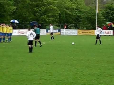 Erik Goudt zet VCK op 3-2 tegen Oostkapelle